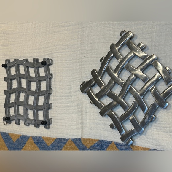 1980s Vintage Stainless Steel Silver Woven Metal Trivet Easy Hang Small Spaces - Picture 8 of 16